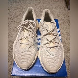 Adidas women ozweego tan size 8.5